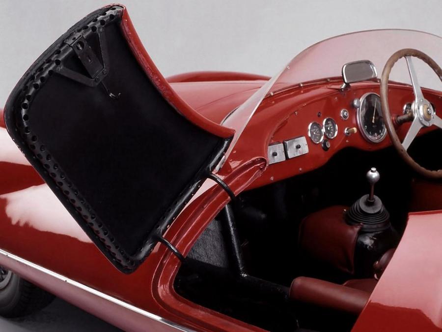 Интерьер Alfa Romeo 1900 C52 Disco Volante Spider (1359) 1952 года  (фото 20 из 26)